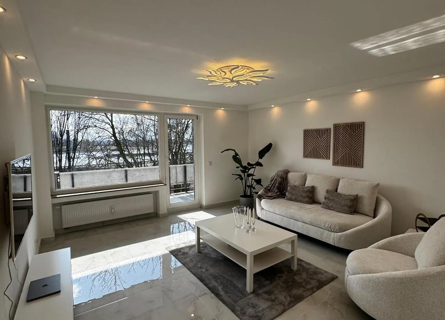 Rheinblick Suite Oberkassel Duesseldorf Apartment